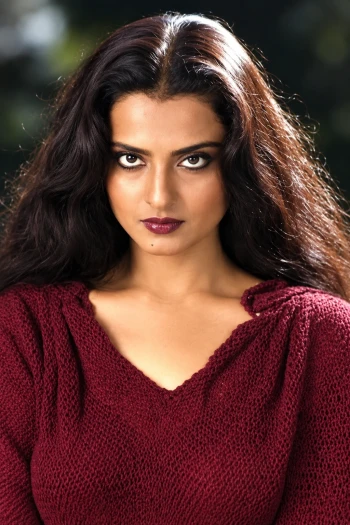 Bollywood Actress Rekha very bold and beautiful